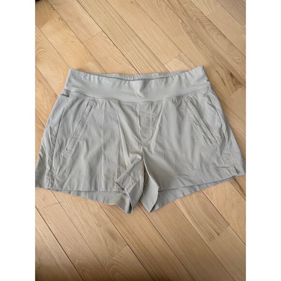 Athleta Pants - Athleta Trekkie North Short